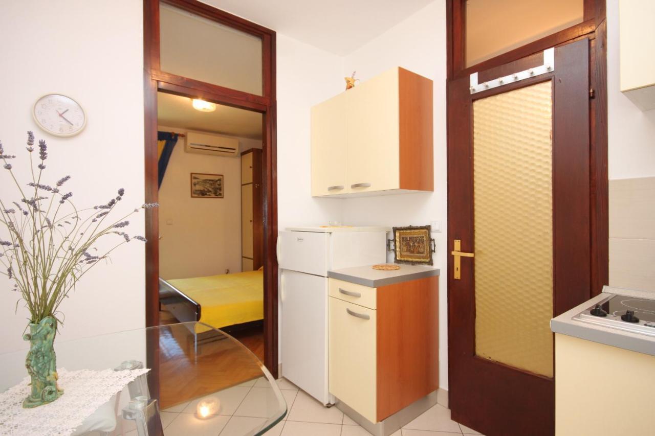 Apartment Mali Losinj 7879B Exteriör bild