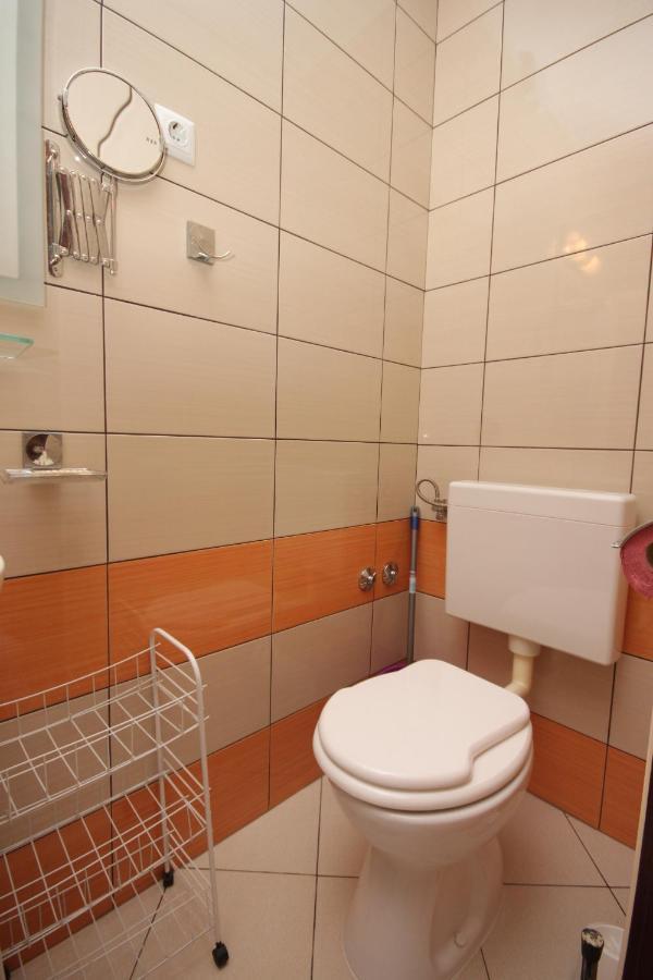 Apartment Mali Losinj 7879B Exteriör bild