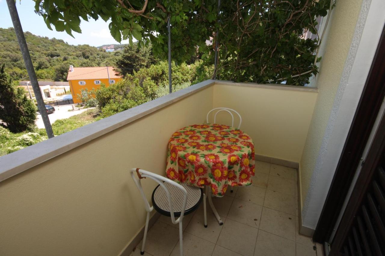 Apartment Mali Losinj 7879B Exteriör bild